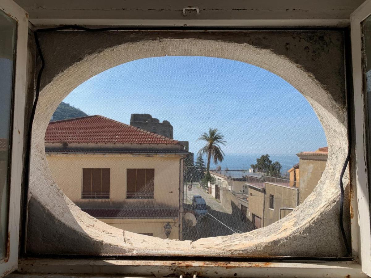 Al Castello Apartment Фиумефредо Бруцио Екстериор снимка