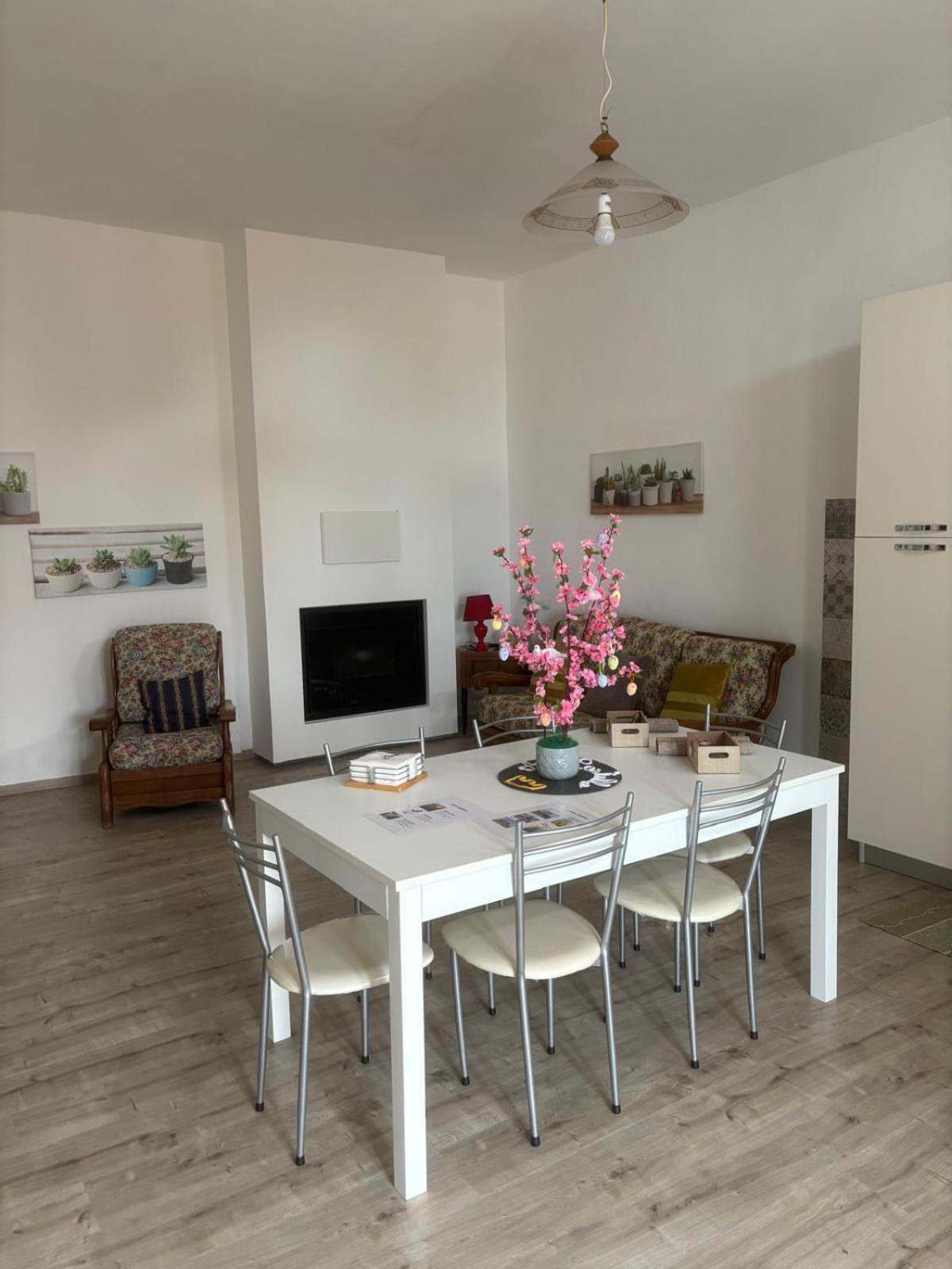 Al Castello Apartment Фиумефредо Бруцио Екстериор снимка