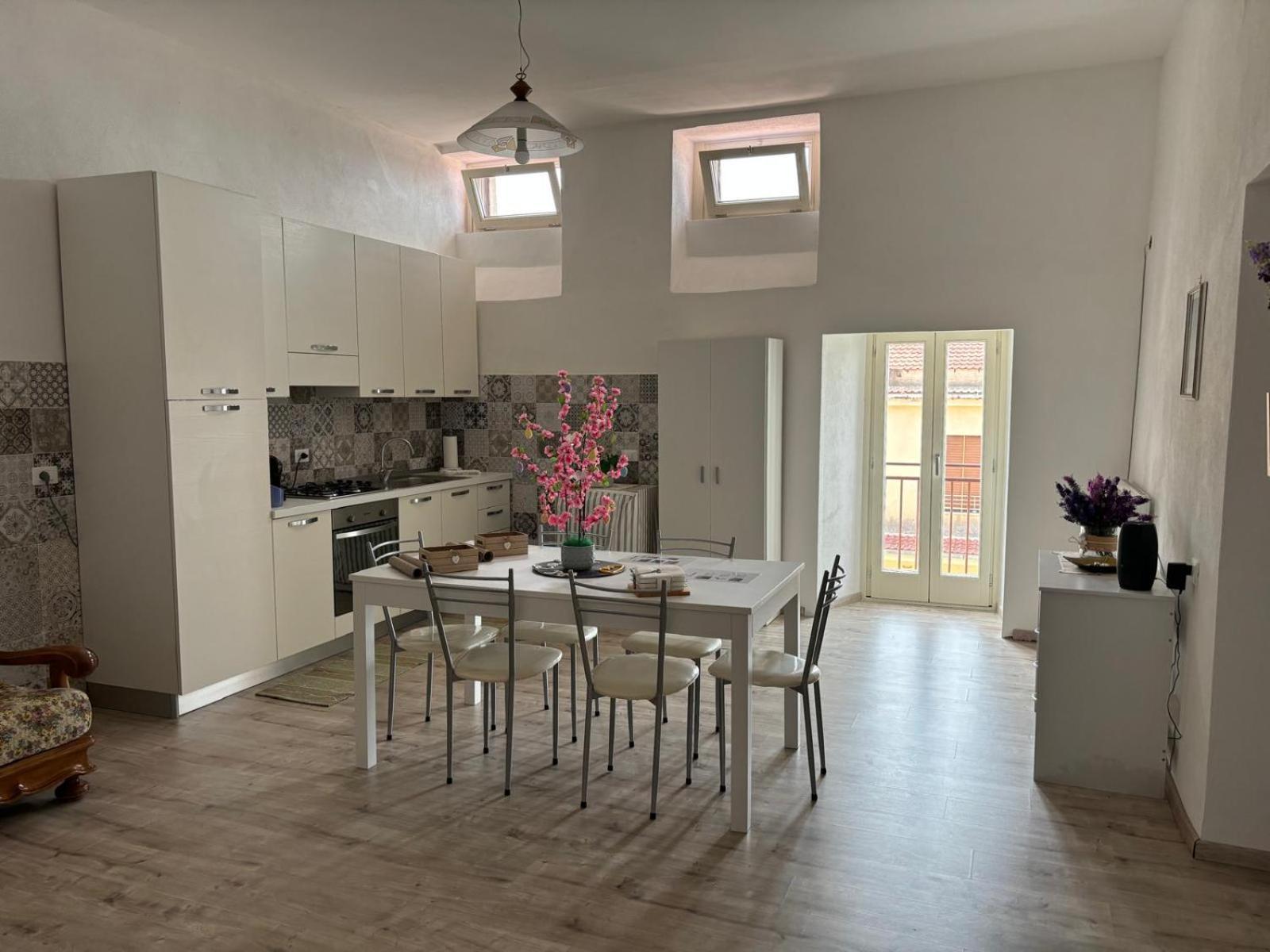 Al Castello Apartment Фиумефредо Бруцио Екстериор снимка